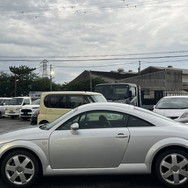 8NアウディTT左ハンドルマニュアル車にノスタルジックを見出すも････